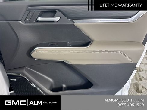 New 2026 GMC Acadia Elevation w/ Elevation Premium Package FWD image 16