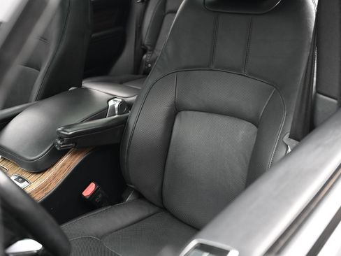 Used 2019 Land Rover Range Rover HSE image 24