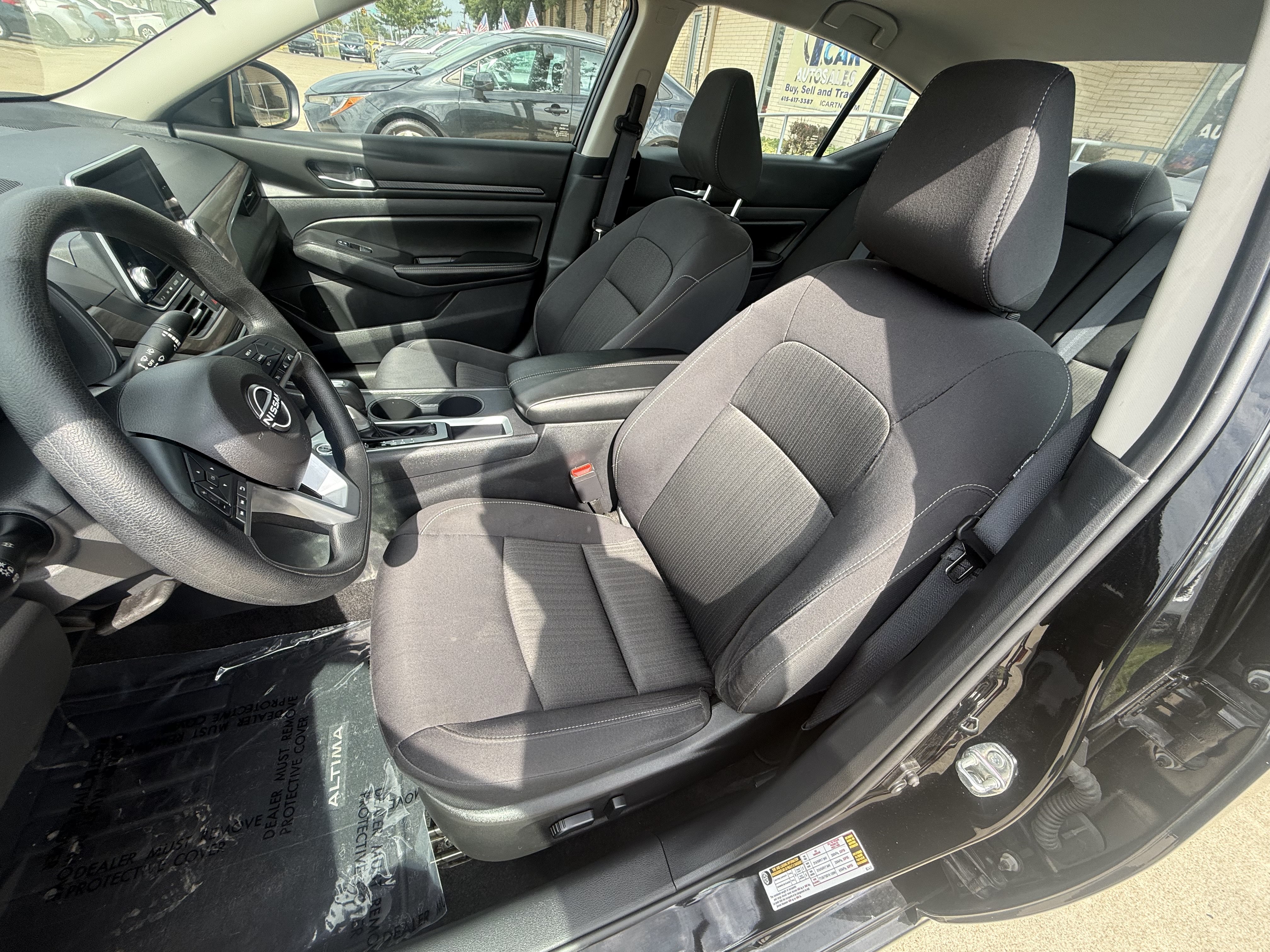 Used 2025 Nissan Altima 2.5 SV FWD image 9