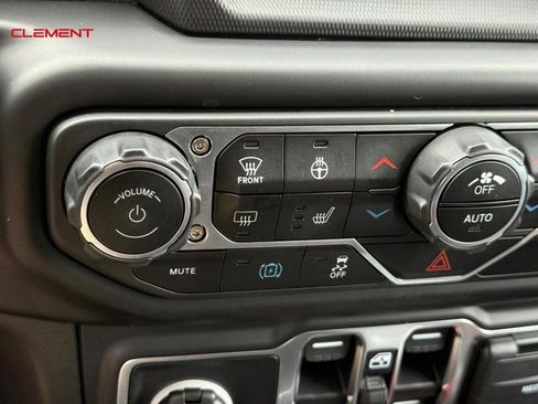 Used 2023 Jeep Wrangler Unlimited Sahara w/ Cold Weather Group AWD/4WD image 24