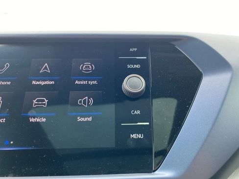 New 2024 Volkswagen Taos SE image 37