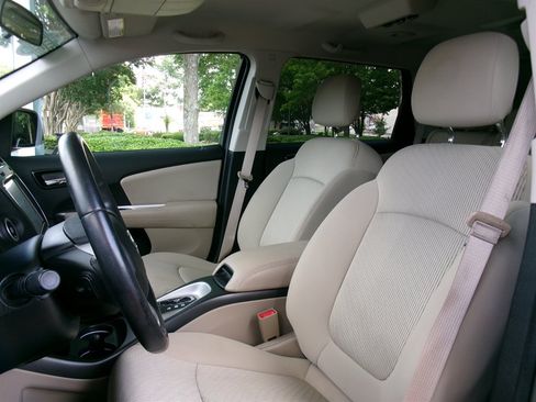 Used 2018 Dodge Journey SXT w/ Safe & Sound Group FWD image 13