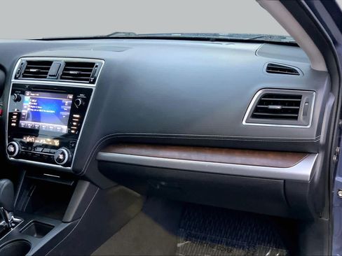 Used 2018 Subaru Outback 2.5i Limited AWD/4WD image 18