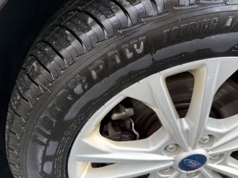 Used 2019 Ford Escape SEL image 7