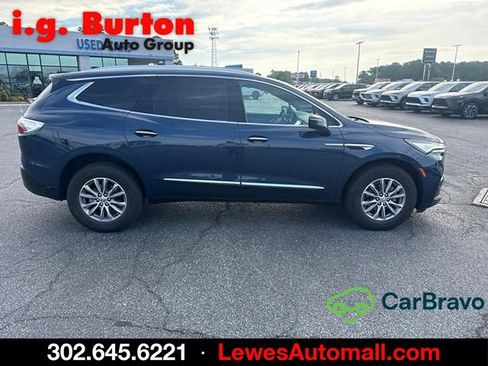 Used 2024 Buick Enclave Essence AWD/4WD image 2