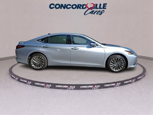 Used 2025 Lexus ES 350 Ultra Luxury w/ Accessory Package (Z2) FWD image 7