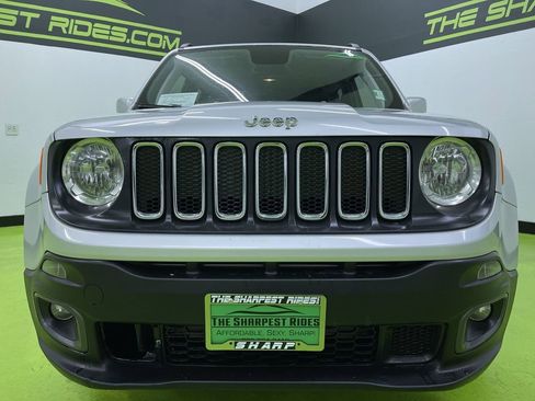 Used 2018 Jeep Renegade Latitude image 3