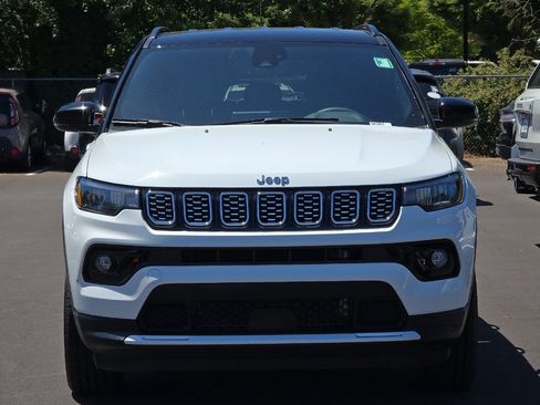 Used 2025 Jeep Compass Limited AWD/4WD image 9