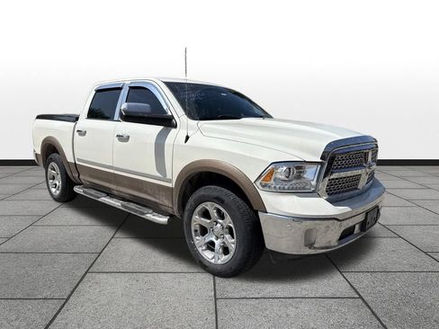 Used 2017 RAM 1500 Laramie w/ Convenience Group AWD/4WD image 33