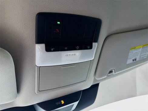 Used 2023 Nissan Pathfinder SV image 33