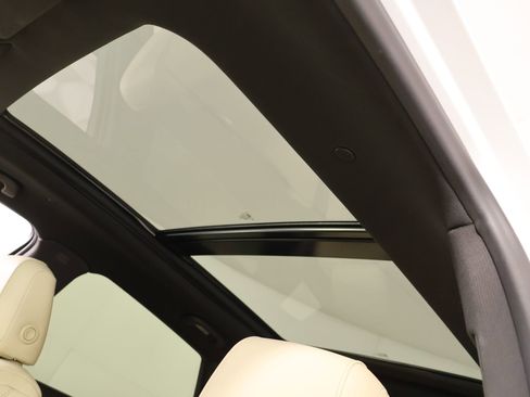 Used 2018 Cadillac XT5 Luxury w/ Driver Awareness Package image 16