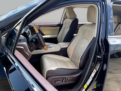 Used 2019 Lexus RX 350 FWD w/ Navigation Package image 7
