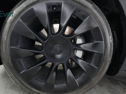 Used 2021 Tesla Model Y Long Range image 9