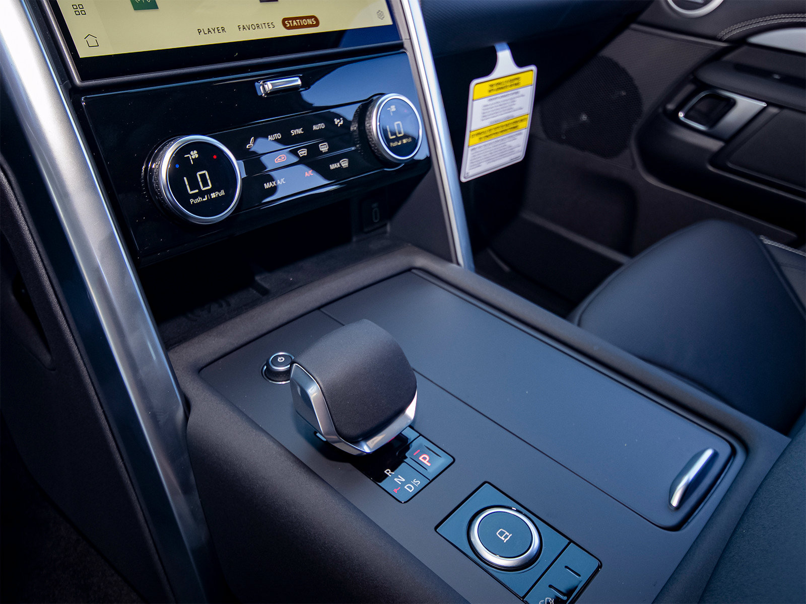 New 2026 Land Rover Discovery Limited Edition AWD/4WD image 30