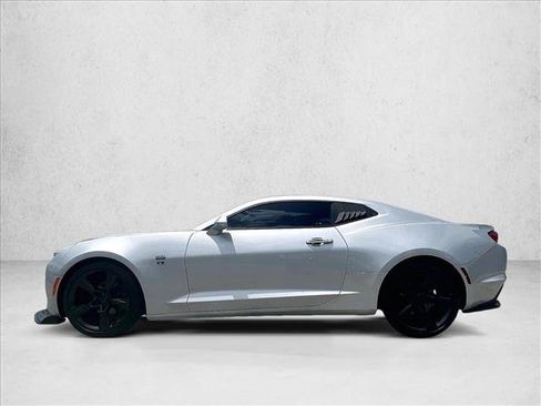 Used 2019 Chevrolet Camaro LT RWD image 6