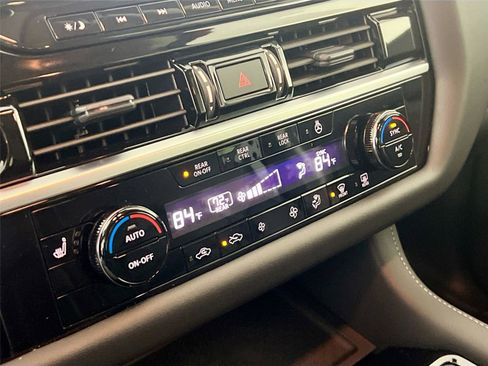 Used 2025 Nissan Pathfinder SL w/ SL Premium Package image 15