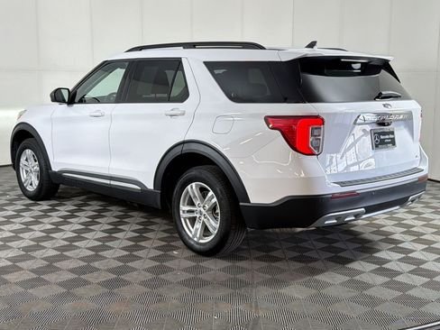 Used 2023 Ford Explorer XLT w/ Equipment Group 202A image 3