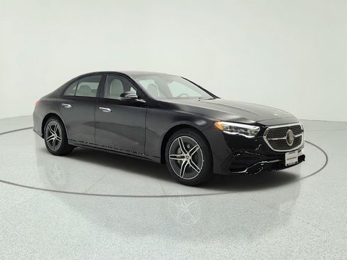 Certified 2025 Mercedes-Benz E 450 4MATIC Sedan image 3