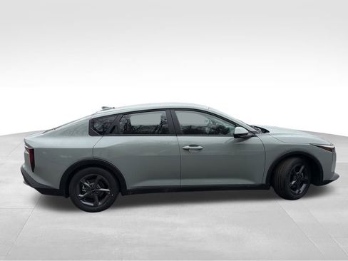 New 2025 Kia K4 LXS image 7