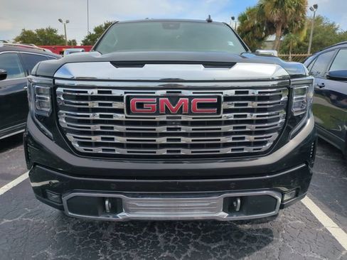 Used 2022 GMC Sierra 1500 Denali RWD image 2