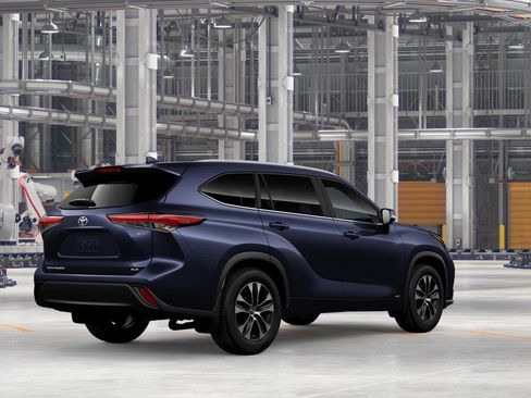 New 2026 Toyota Highlander XLE image 12