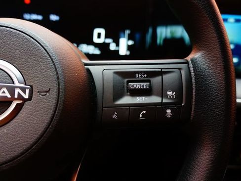 Certified 2025 Nissan Kicks SV AWD/4WD image 25