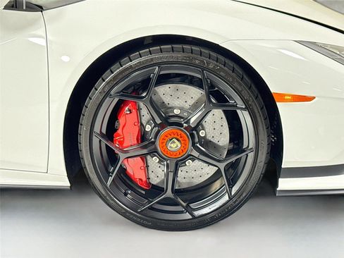 Used 2024 Lamborghini Huracan Tecnica image 37