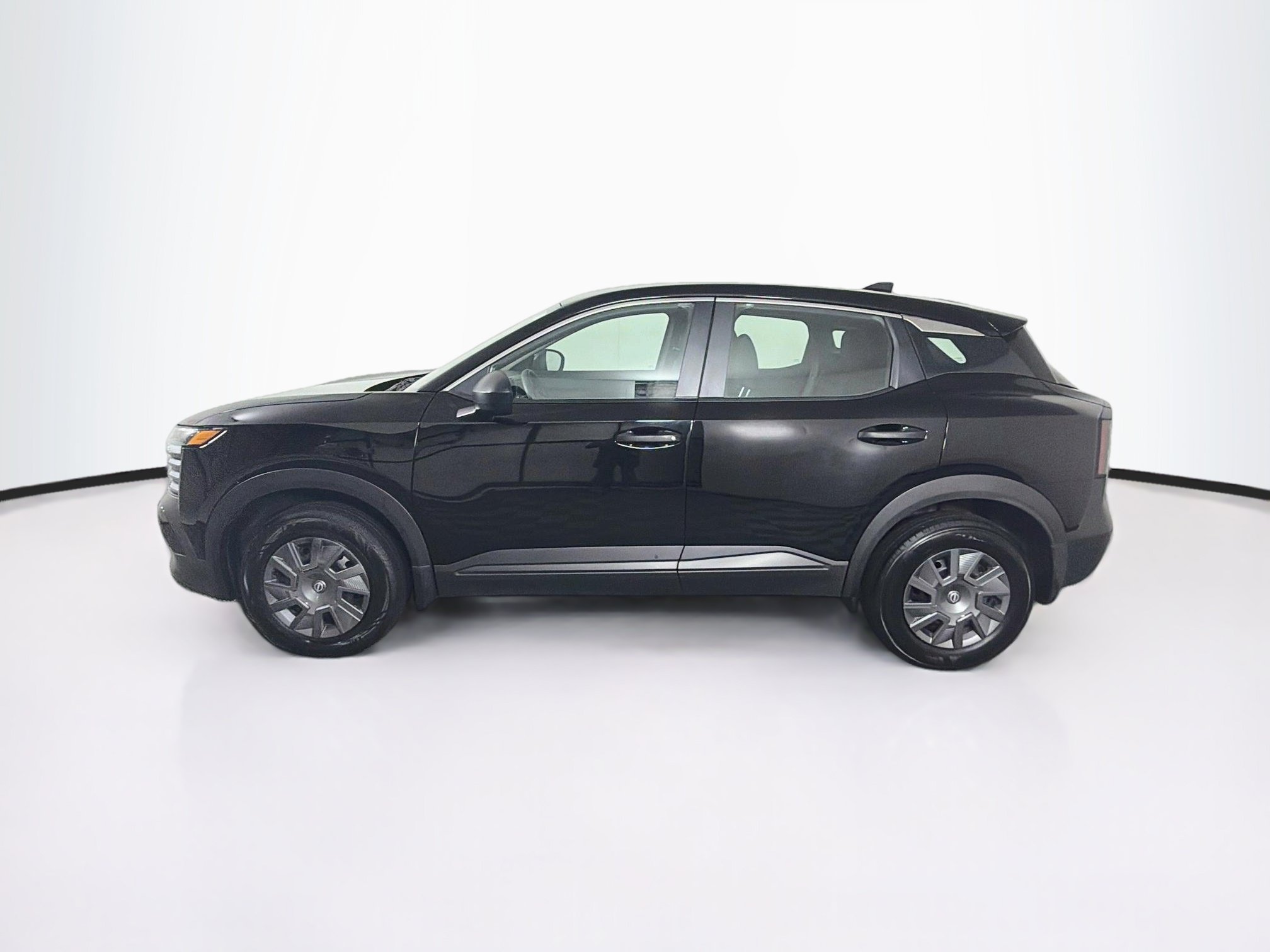Used 2025 Nissan Kicks S FWD image 4