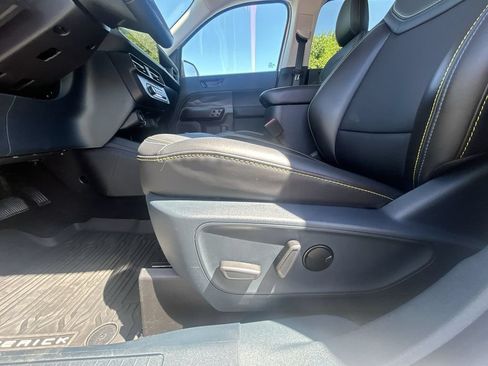 Used 2025 Ford Maverick Lobo AWD/4WD image 17