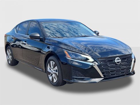 New 2025 Nissan Altima 2.5 S image 3