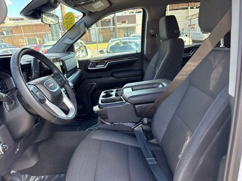 Used 2024 GMC Sierra 1500 Elevation image 11
