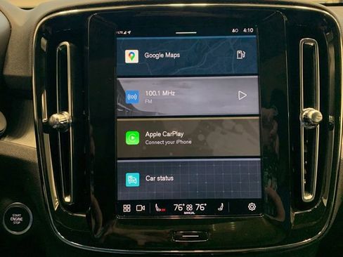 Used 2025 Volvo XC40 B5 Plus image 6