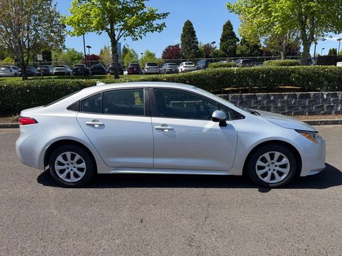 Used 2023 Toyota Corolla LE FWD image 8
