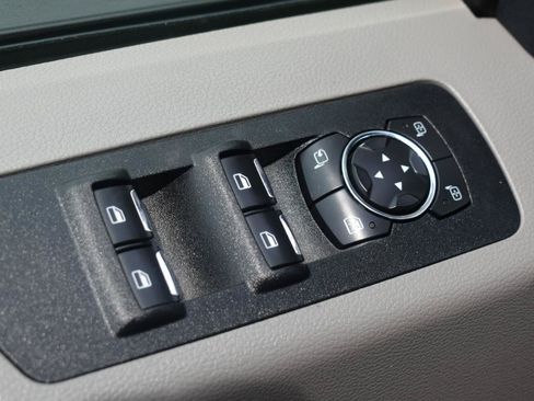 Used 2020 Ford F150 Lariat RWD image 39