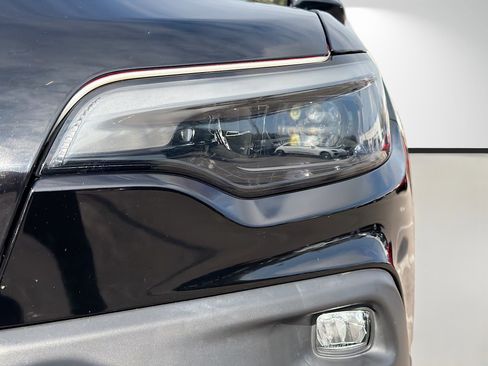 Used 2022 Jeep Cherokee Trailhawk w/ Sound & Nav Group image 9