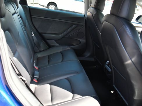 Used 2022 Tesla Model 3 Standard Range RWD image 40