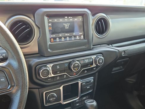 Used 2023 Jeep Gladiator Sport w/ Off Road Group AWD/4WD image 23