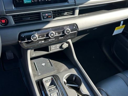 New 2025 Honda Pilot Touring image 19