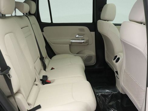 New 2026 Mercedes-Benz GLB 250 image 8
