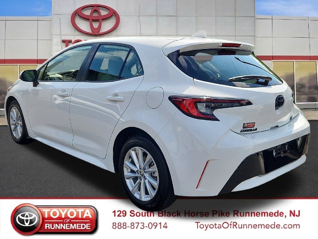Used 2024 Toyota Corolla SE FWD image 4