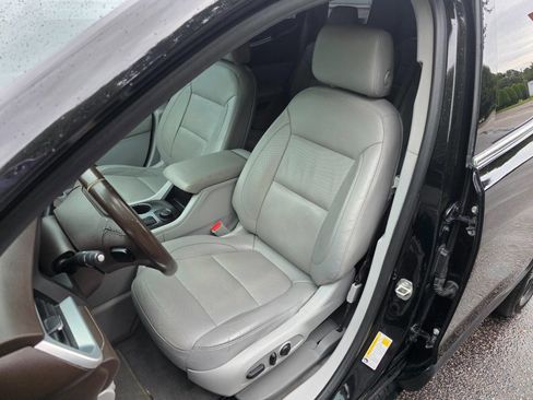 Used 2019 GMC Acadia SLT image 14