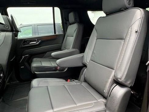 New 2026 GMC Yukon XL Denali w/ Denali Reserve Package AWD/4WD image 16