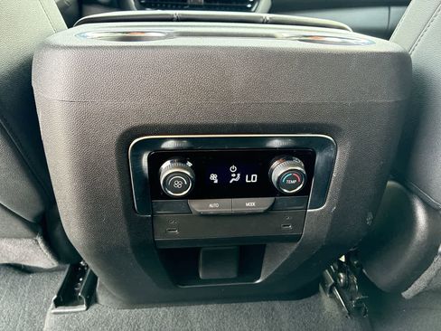 Used 2025 Chevrolet Tahoe LT AWD/4WD image 21