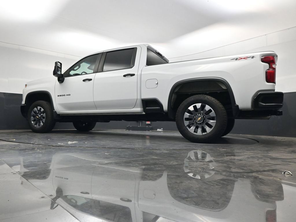 Used 2024 Chevrolet Silverado 2500 Custom AWD/4WD image 40