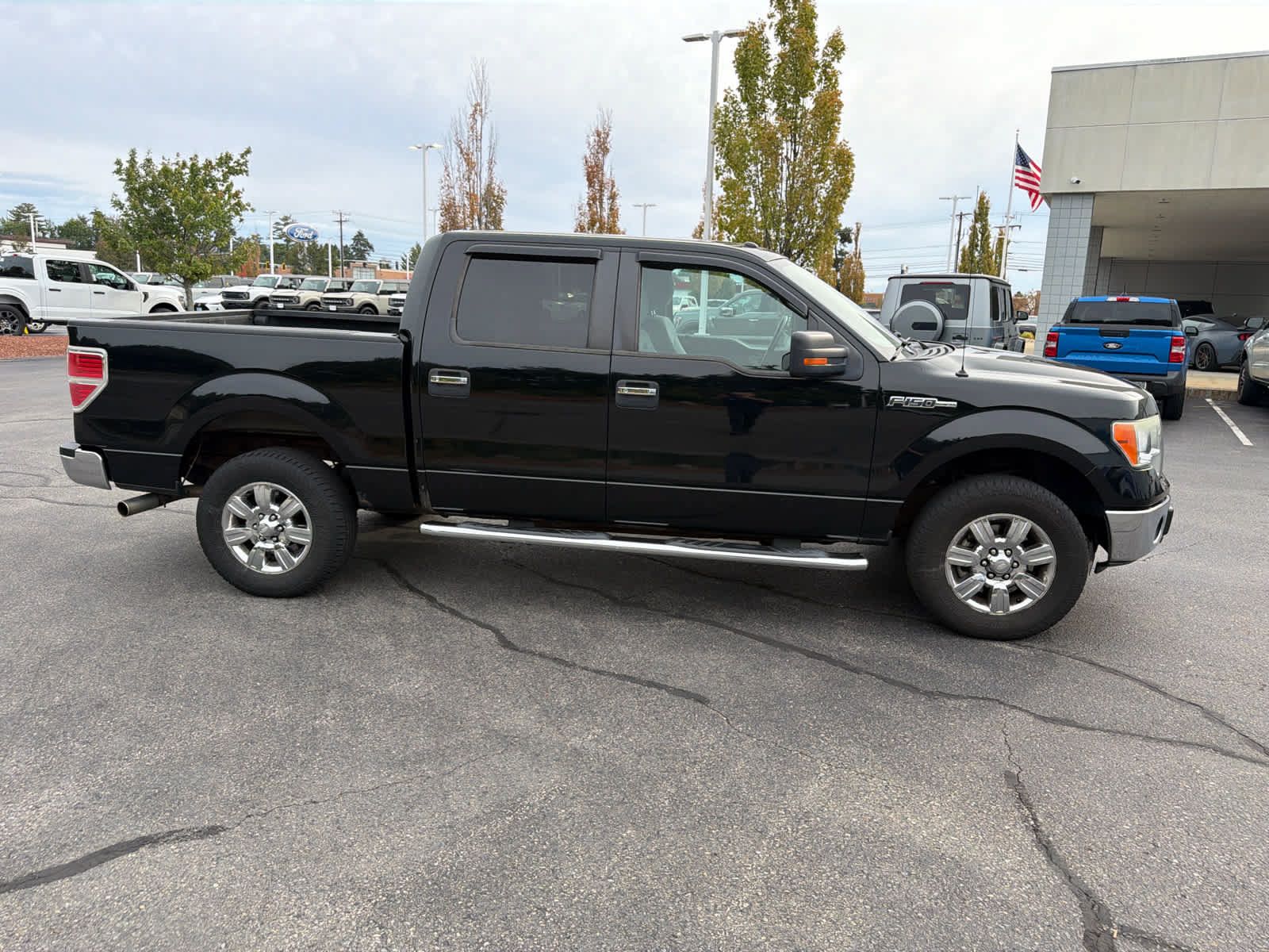 Used 2011 Ford F150 XLT w/ XLT Chrome Pkg AWD/4WD image 7