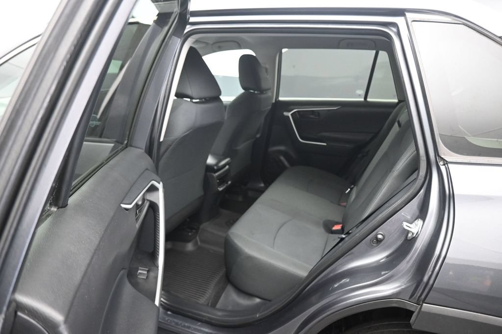 Used 2021 Toyota RAV4 LE FWD image 29
