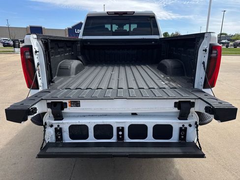 Certified 2024 GMC Sierra 2500 Denali w/ Technology Package AWD/4WD image 6