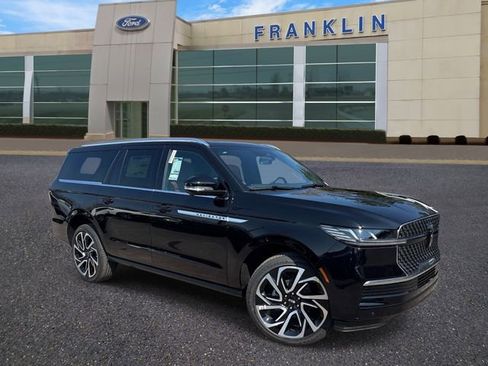 New 2026 Lincoln Navigator L Reserve AWD/4WD image 1