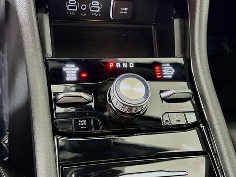 Used 2023 Jeep Grand Cherokee Overland w/ Luxury Tech Group IV AWD/4WD image 11