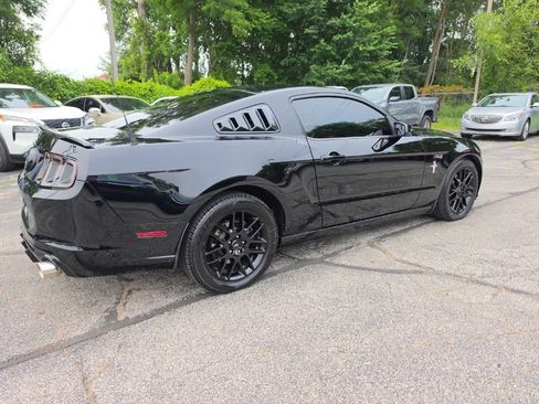 Used 2013 Ford Mustang Premium RWD image 5